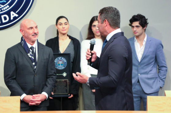 Gary Nader listens to Mayor Francis Suarez during the Key to the City of Miami presentation.